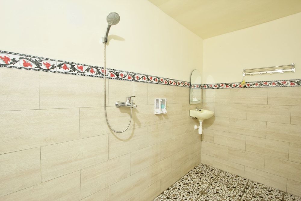 Kubu Artha Bungalow Nusa Penida Deluxe Double or Twin Room 11