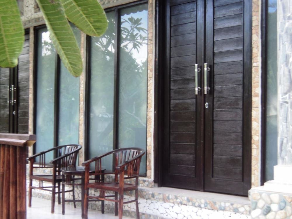 undefined Villa Green House 4