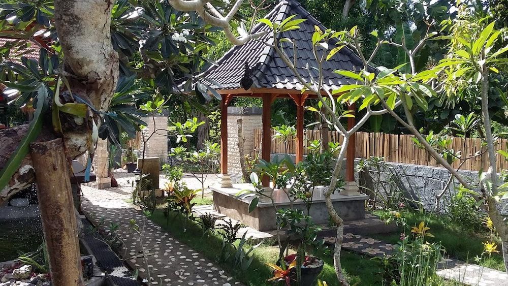 undefined Villa Green House 7