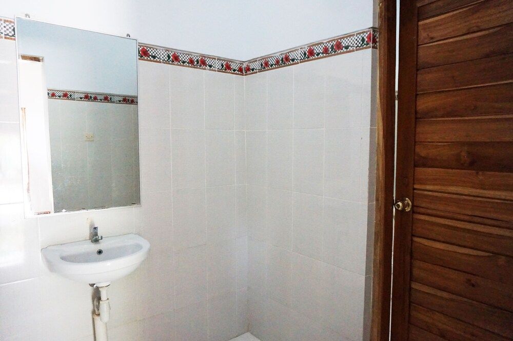 Lazia Corner Hills Deluxe Room 9