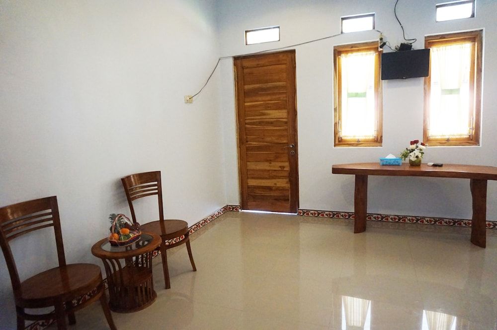 Lazia Corner Hills Deluxe Room 8