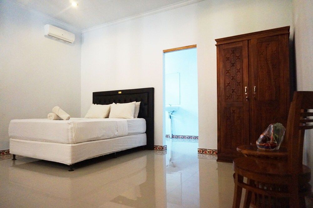 Lazia Corner Hills Deluxe Room 4