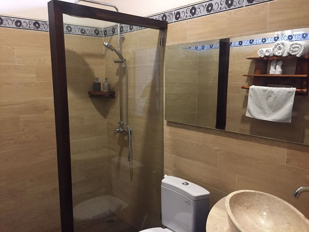 Saka Boutique Hotel Deluxe Room 6