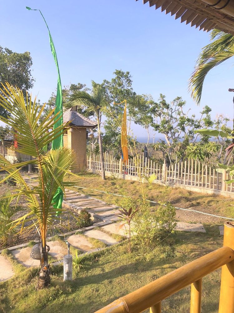 Green Bamboo Double Room with Partial Ocean View 5