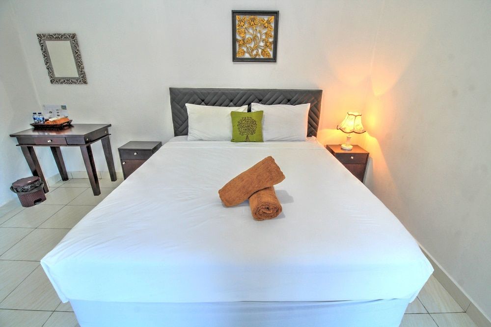 undefined Ari La Casa