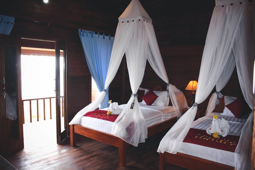 Boga Segara Villa and Resto Family Triple Room, 3 Bedrooms, Sea View, Beachside 2