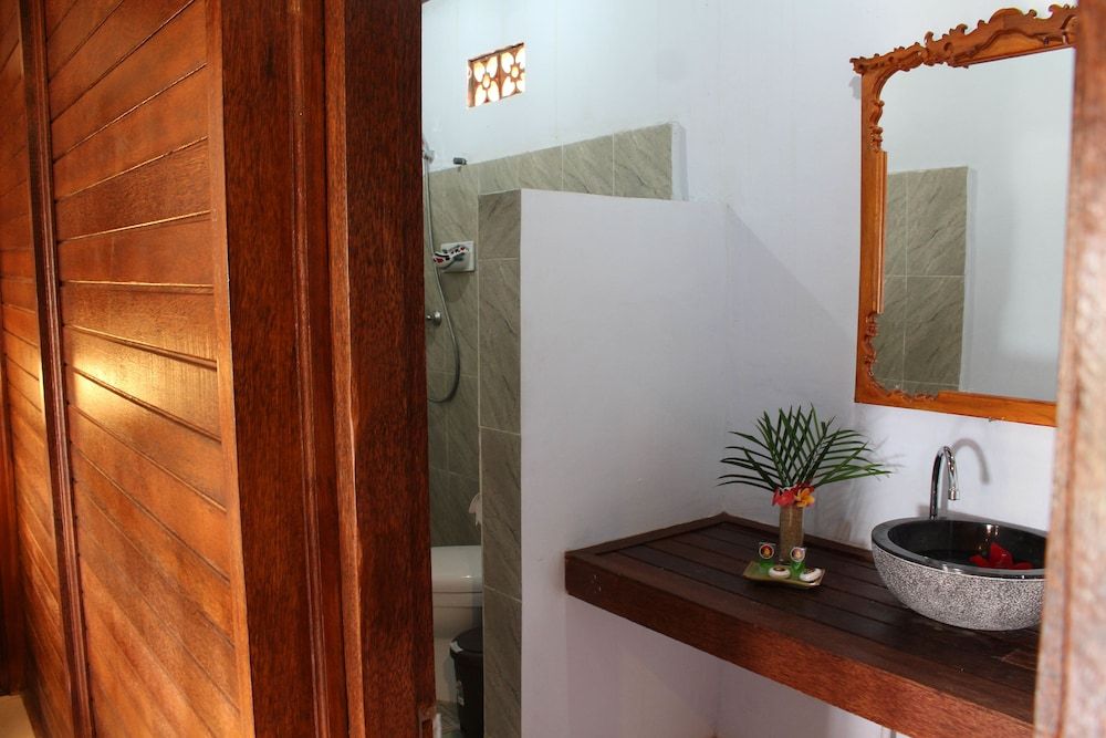 Boga Segara Villa and Resto Family Triple Room, 3 Bedrooms, Sea View, Beachside 10