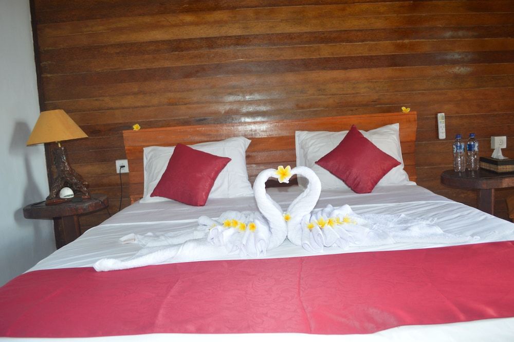 Penida Lapaya Garden Deluxe Double Room 2