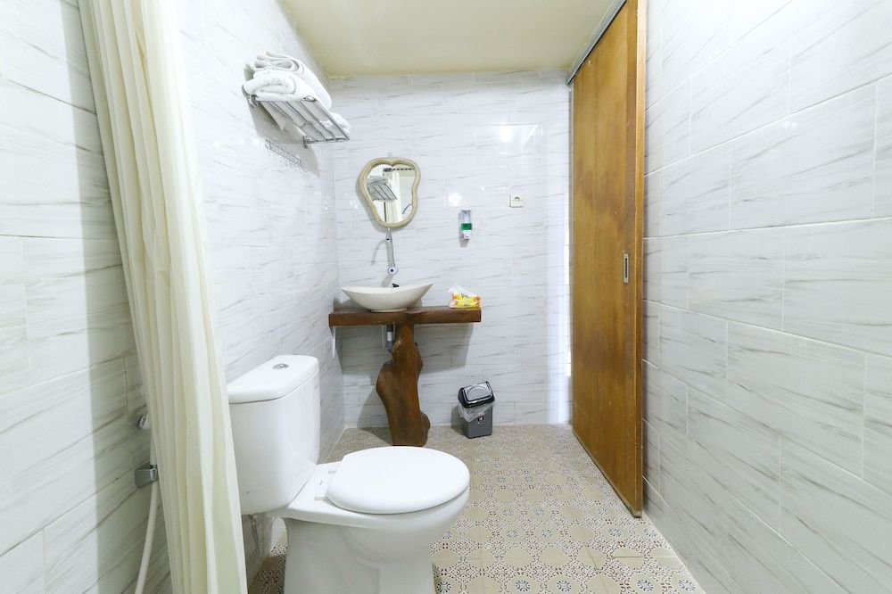 Sri Gunadi Bungalow Standard Double Room 5