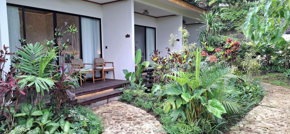 undefined Deep Roots Dive & Yoga Resort 7