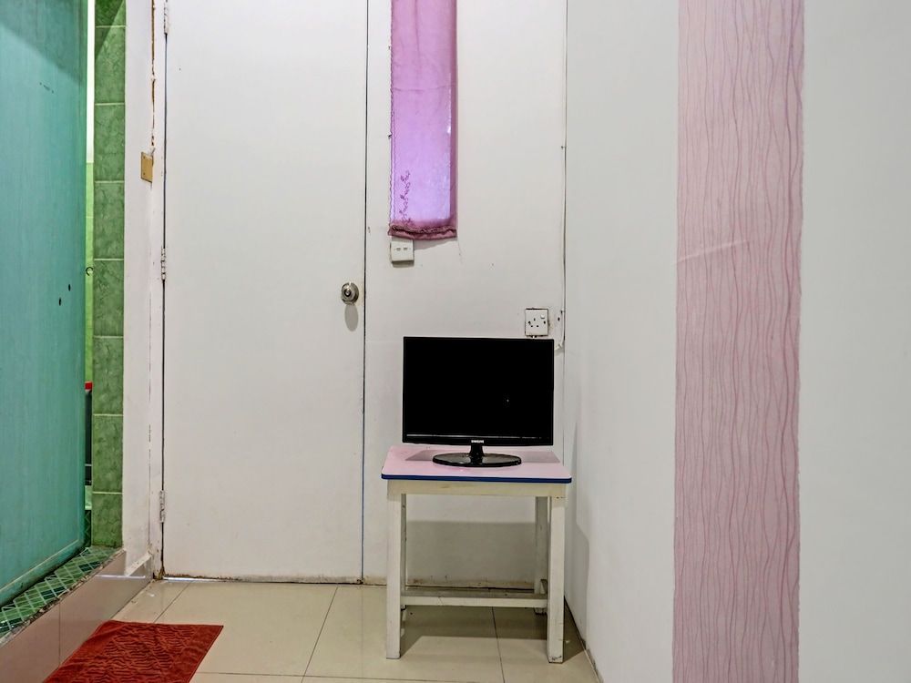 OYO 91784 Zazezo Homestay Syariah Standard Double Room 4