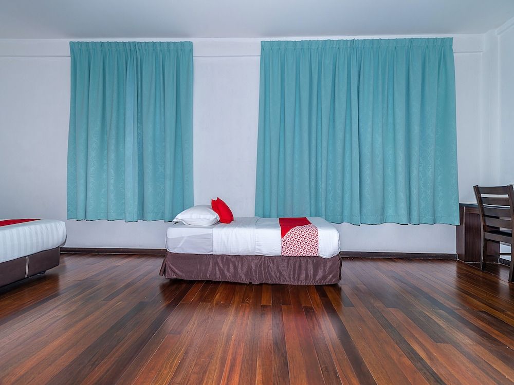 Hotel O Eagle Wood Garden Deluxe Triple Room 3