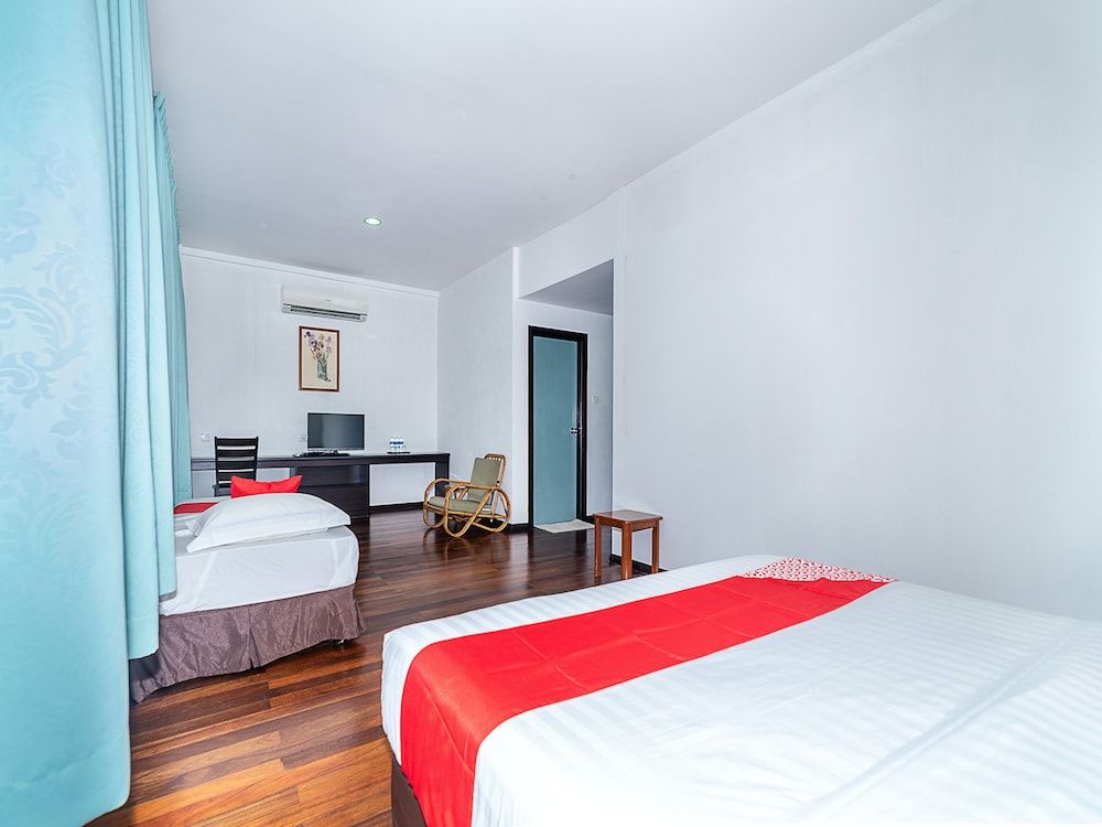 Hotel O Eagle Wood Garden Deluxe Triple Room 2