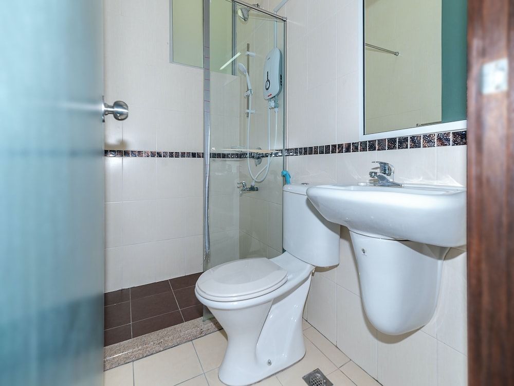 Hotel O Eagle Wood Garden Deluxe Triple Room 5