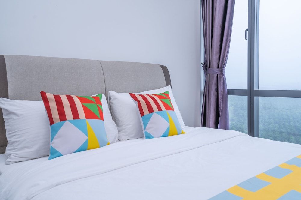 undefined OYO Home 89725 Beautiful 3br Grand Medini