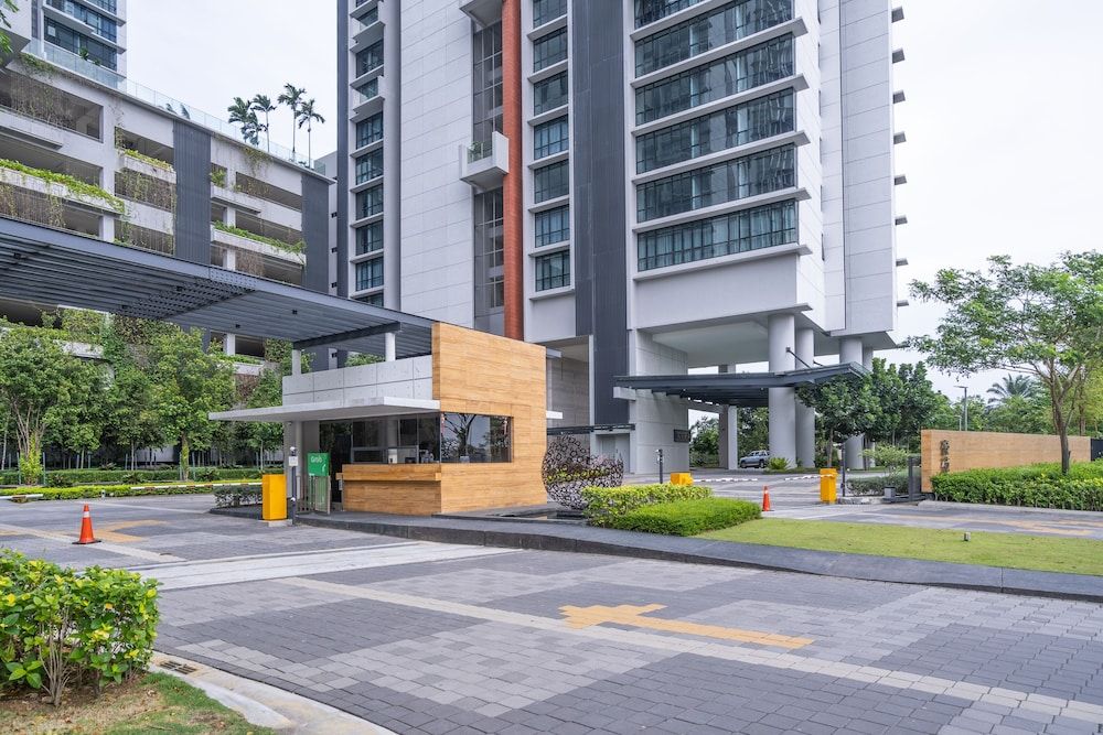 undefined OYO Home 89725 Beautiful 3br Grand Medini 5