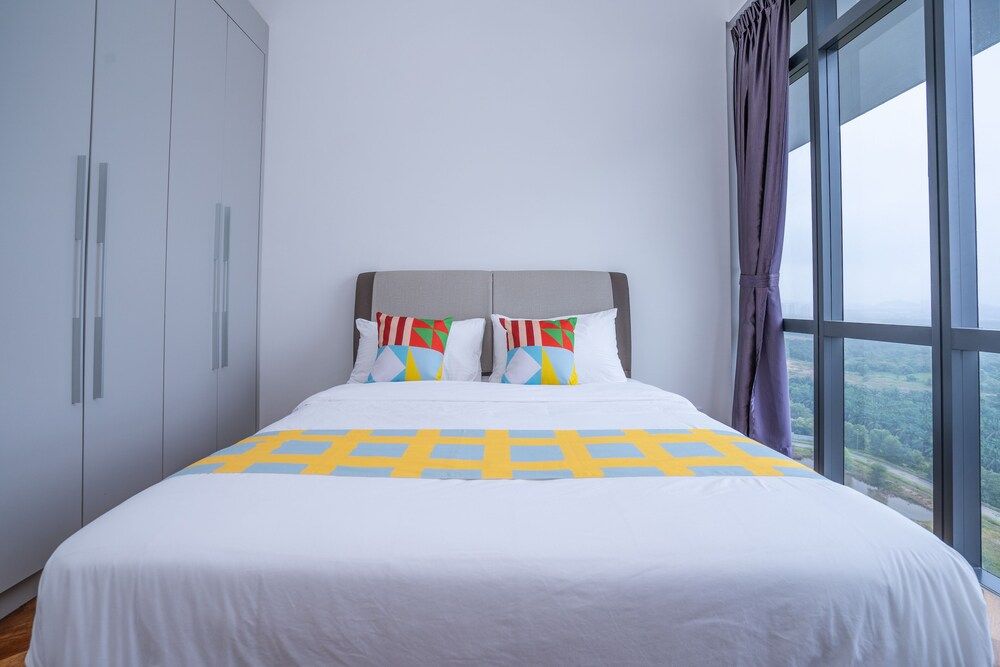 OYO Home 89725 Beautiful 3br Grand Medini Classic Room 9