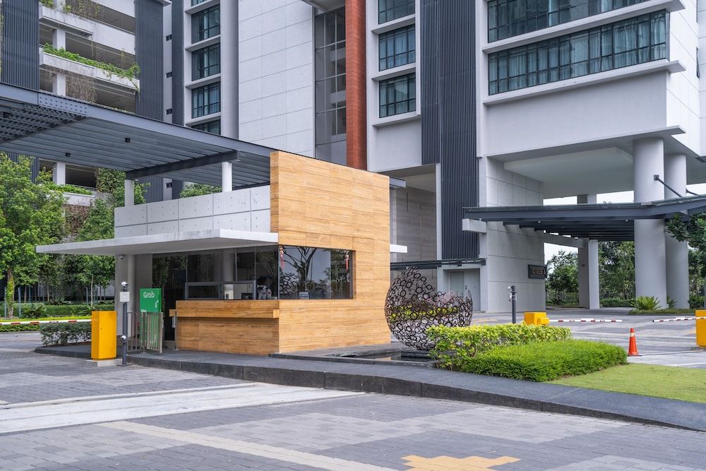 undefined OYO Home 89725 Beautiful 3br Grand Medini 6