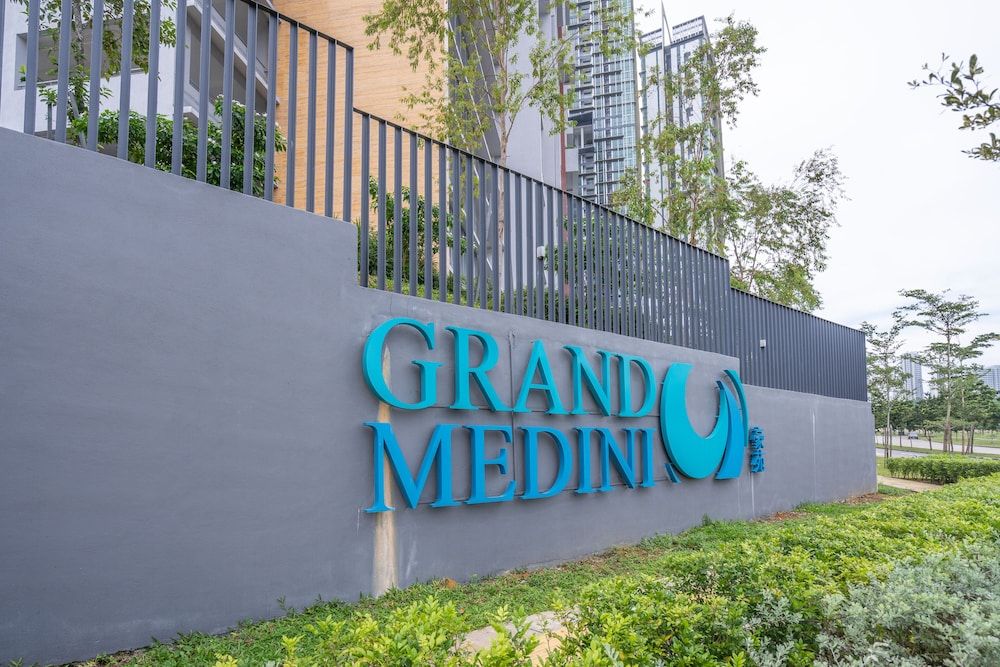 undefined OYO Home 89725 Beautiful 3br Grand Medini 3