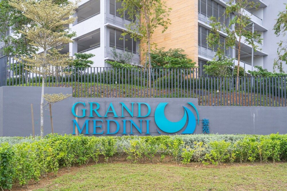 undefined OYO Home 89725 Beautiful 3br Grand Medini 7