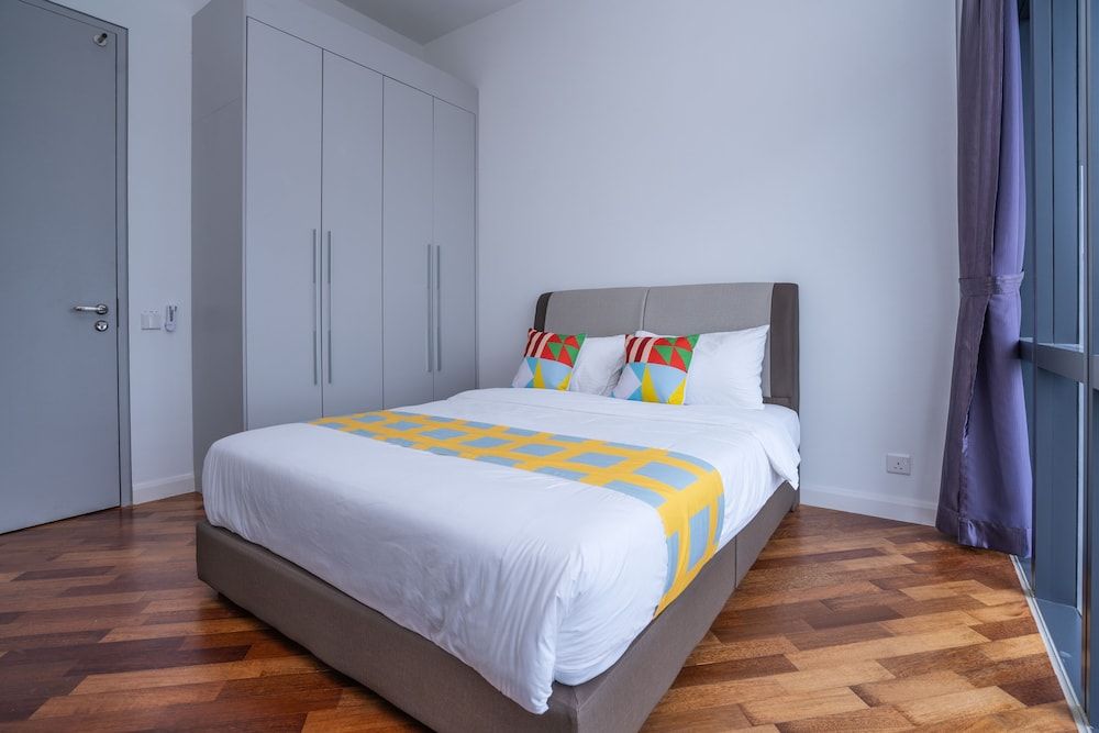 OYO Home 89725 Beautiful 3br Grand Medini Classic Room 7