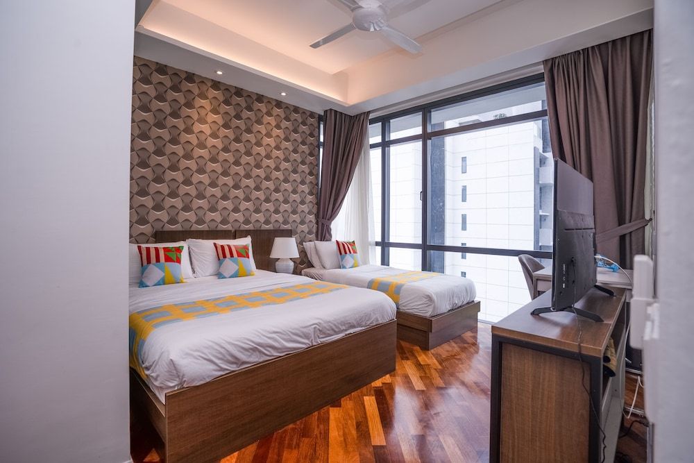 OYO Home 89724 Amazing 2br Grand Medini Classic Room 24