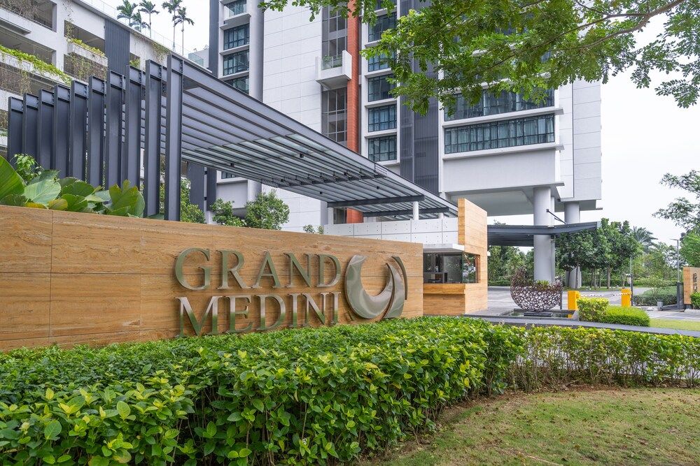 undefined OYO Home 89724 Amazing 2br Grand Medini 5
