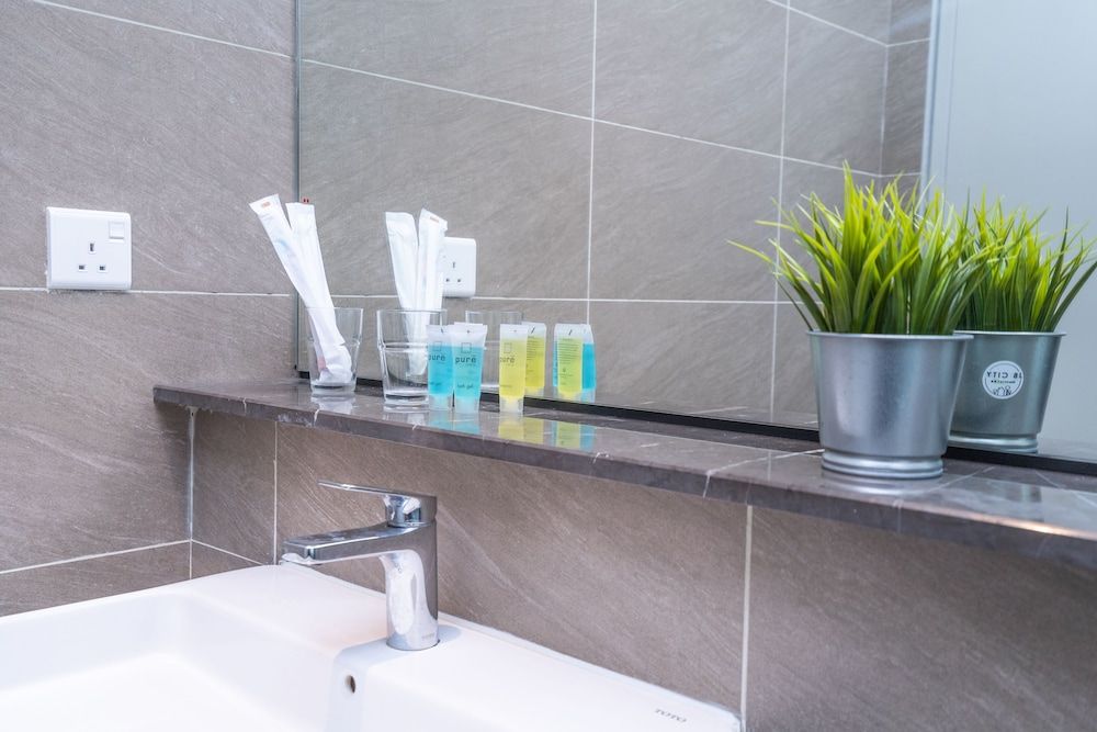 OYO Home 89724 Amazing 2br Grand Medini Classic Room 18