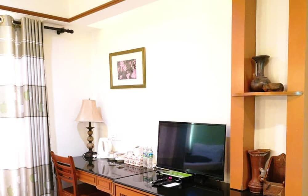 Alpine LXPD Water Chalet