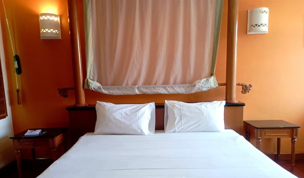 Alpine LXPD Water Chalet Executive Chalet, Partial Sea View 2