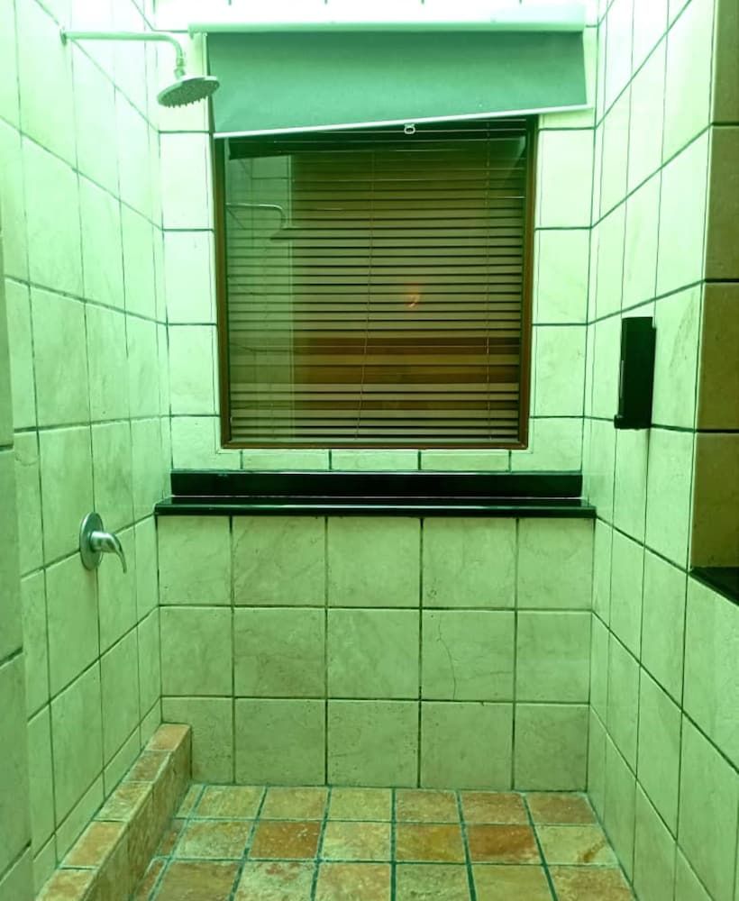 Alpine LXPD Water Chalet Executive Chalet, Partial Sea View 11