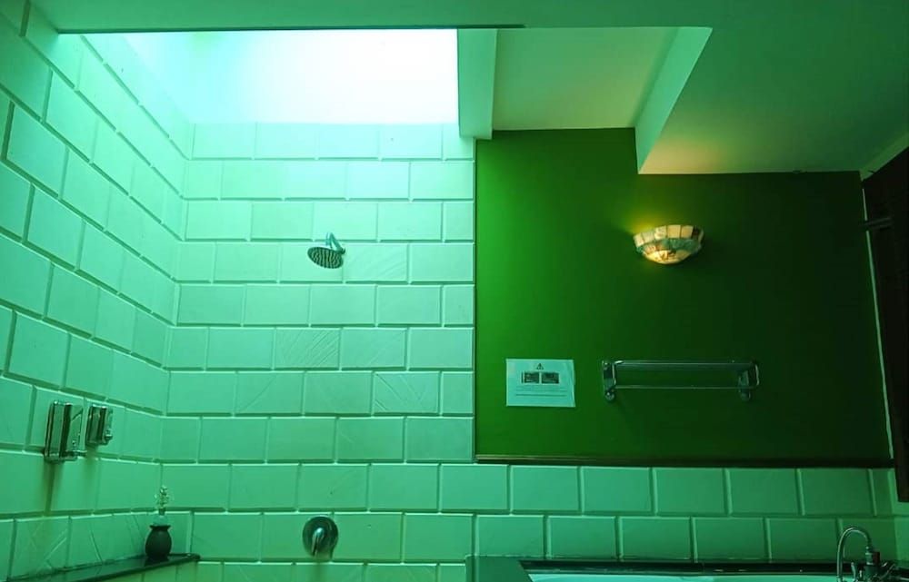 Alpine LXPD Water Chalet Deluxe Chalet, Partial Sea View 11