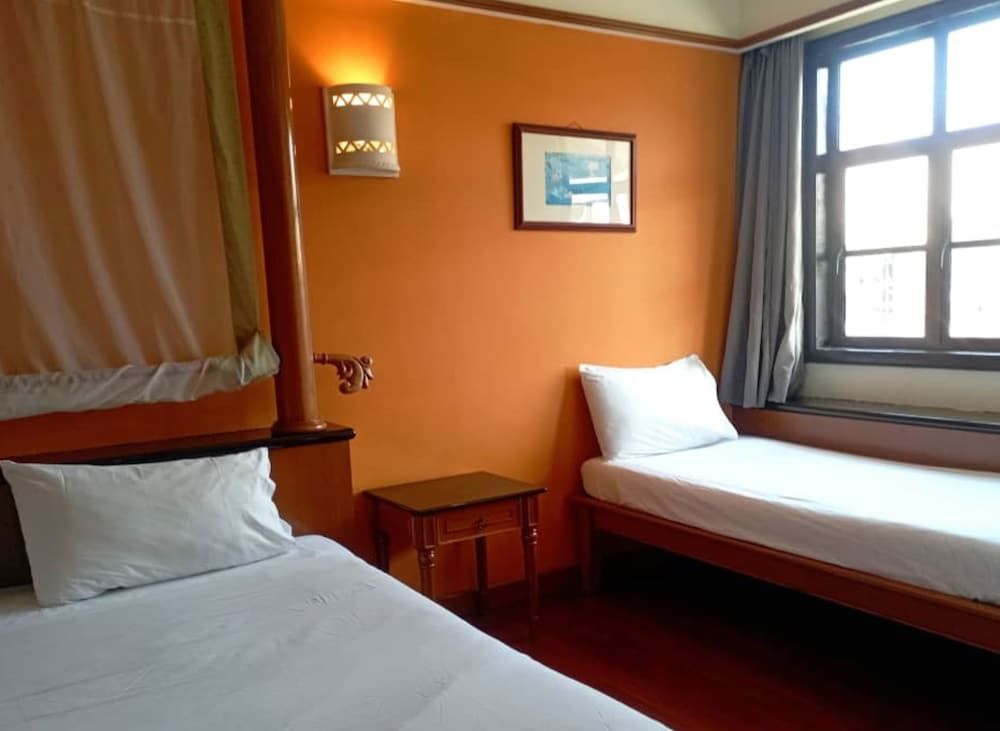 Alpine LXPD Water Chalet Executive Chalet, Partial Sea View 5