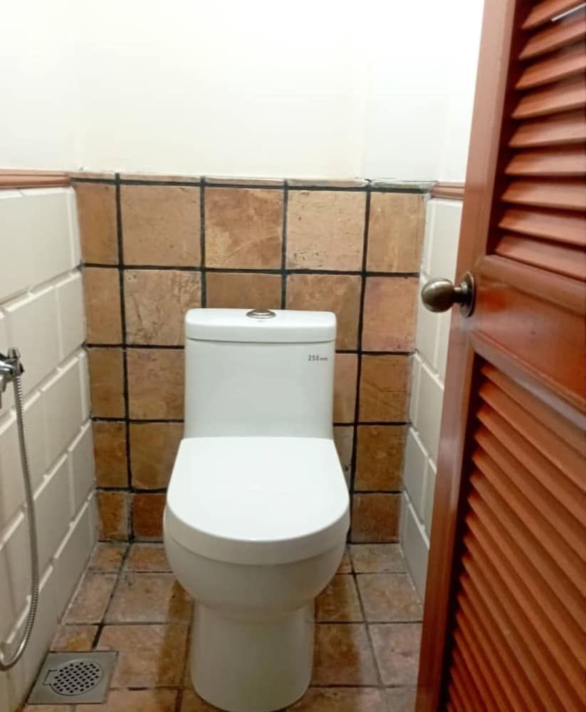 Alpine LXPD Water Chalet Deluxe Chalet, Partial Sea View 12