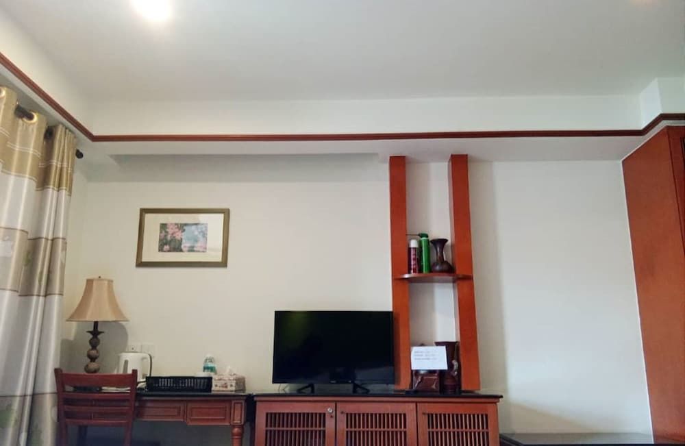 Alpine LXPD Water Chalet Deluxe Chalet, Partial Sea View 14