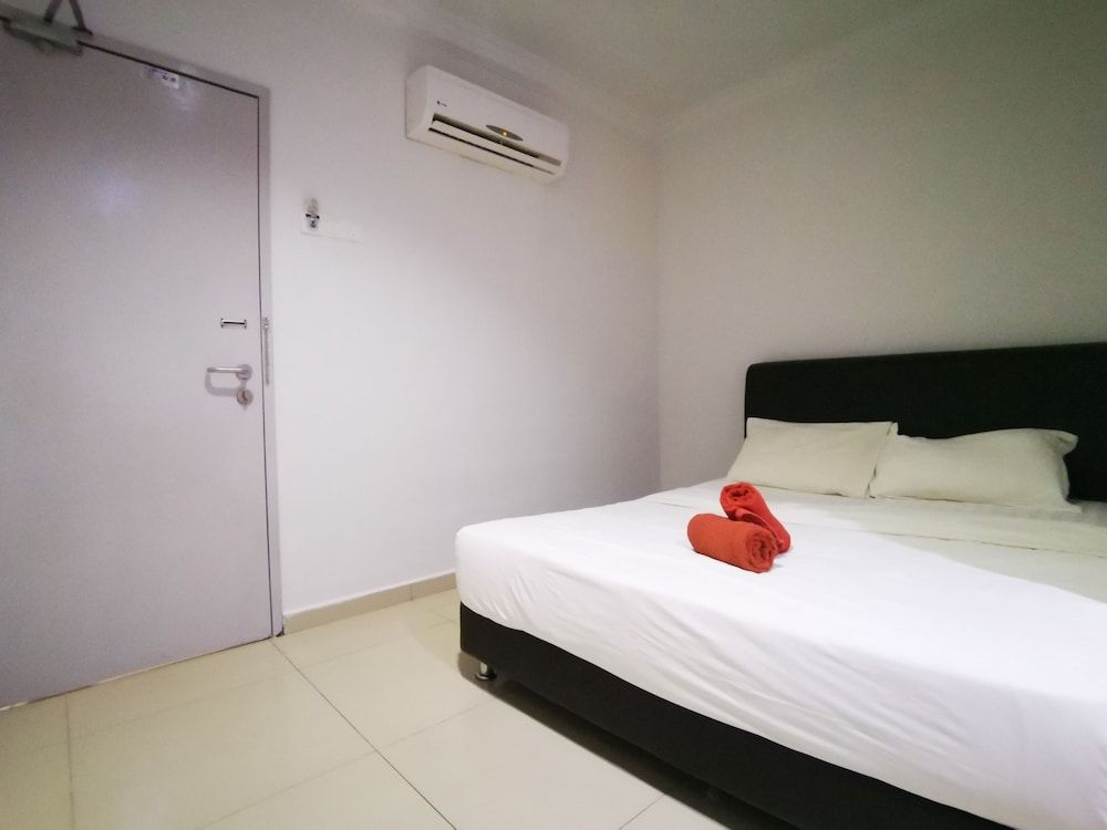 Clover Hotel Port Dickson Deluxe Double or Twin Room 9
