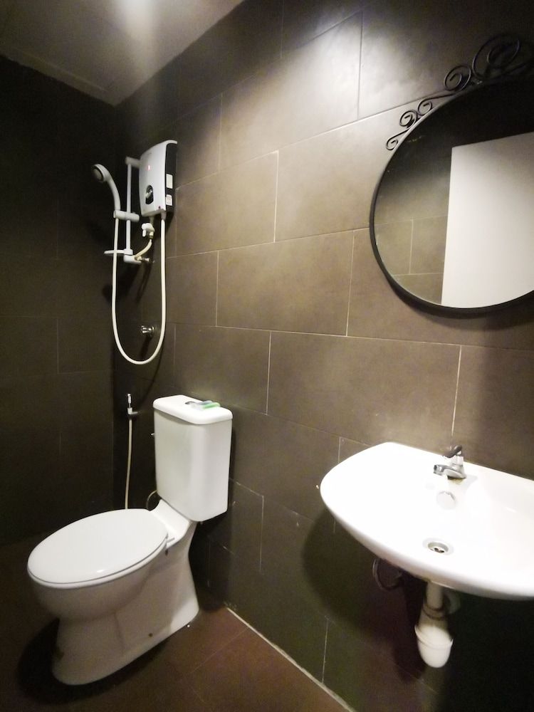 Clover Hotel Port Dickson Deluxe Double or Twin Room 12