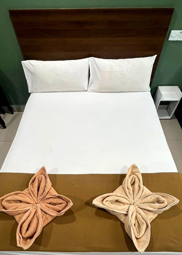 ARK HOTEL SERENDAH Business Double Room 3