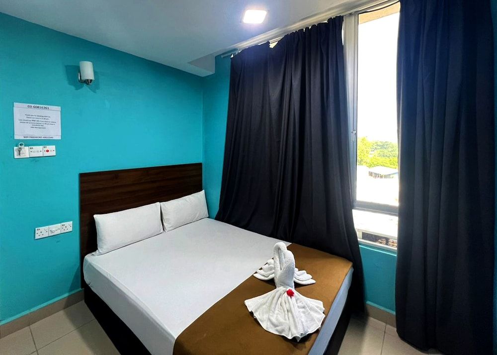 ARK HOTEL SERENDAH Business Double Room 7