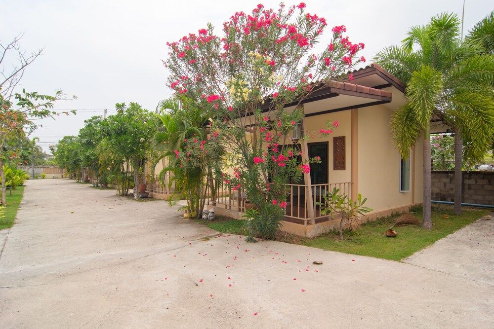 undefined OYO Nawang Resort 4