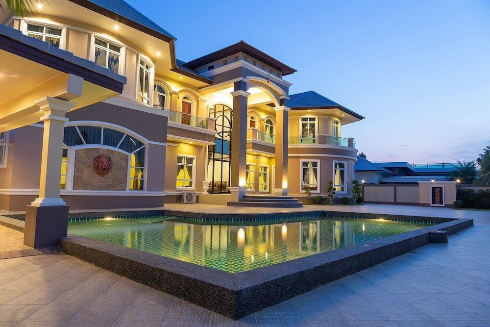 undefined Royal Graces Luxury 2
