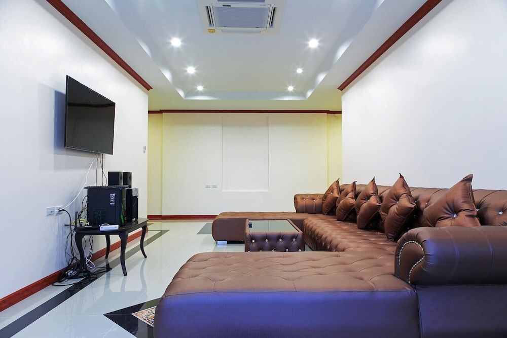 undefined Royal Graces Luxury 10