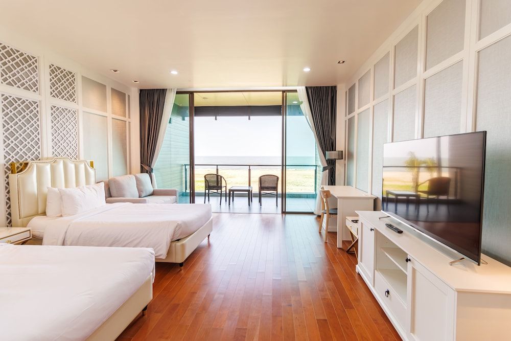 Sea Sand Sun Hua Hin by JC Kevin Hotel & Resort Premier Twin Room, Beach View 2