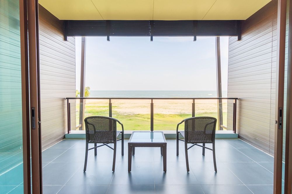 Sea Sand Sun Hua Hin by JC Kevin Hotel & Resort Premier Twin Room, Beach View 4