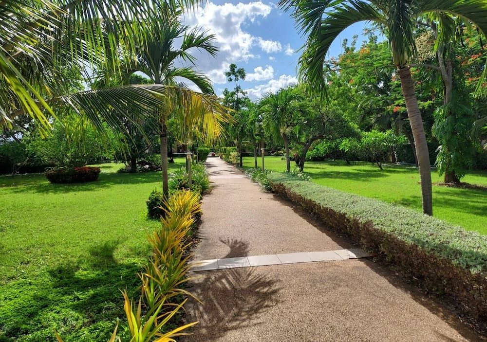 Beautiful Bungalow With Shared Outdoor Pool and 2 km From the Sandy Beach Bungalow, 2 Bedrooms, Accessible, Smoking 13