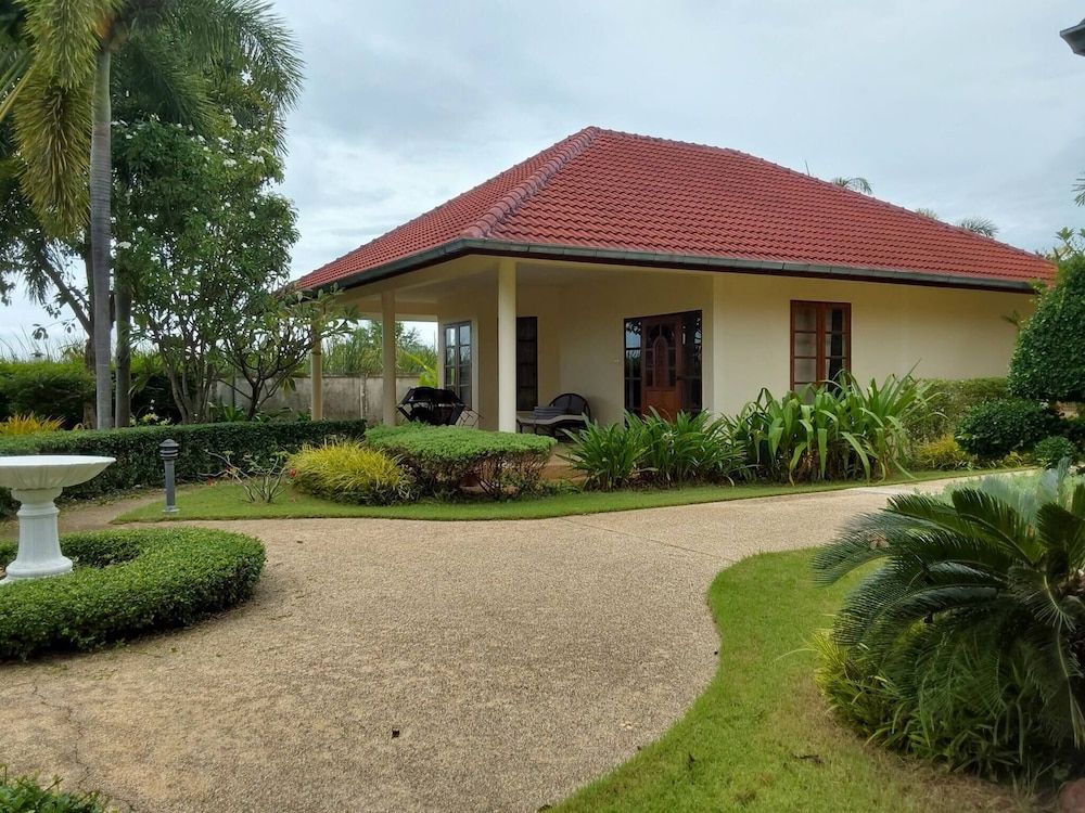 undefined Schönes Bungalow mit Gemeinschaftichem Außenpool und 2km vom Sandstrand Enfernt 3