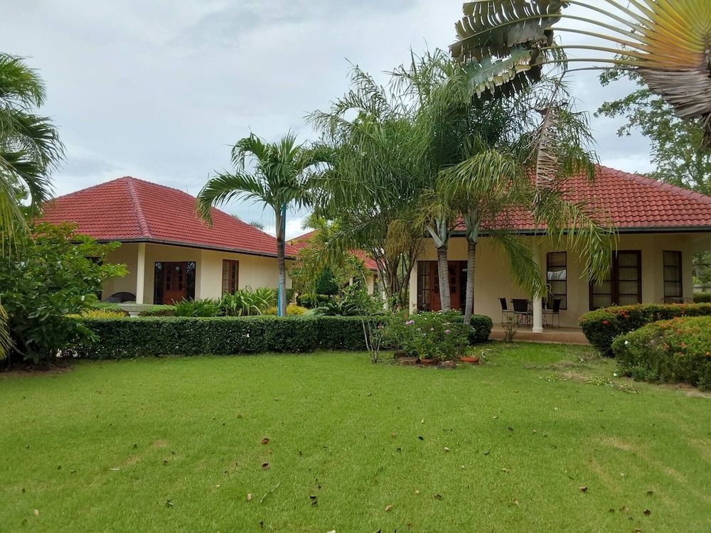 undefined Schönes Bungalow mit Gemeinschaftichem Außenpool und 2km vom Sandstrand Enfernt 7