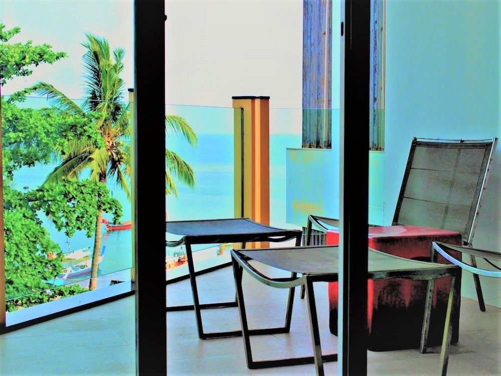 Beachfront Phuket Seaview Suites Deluxe Suite 6