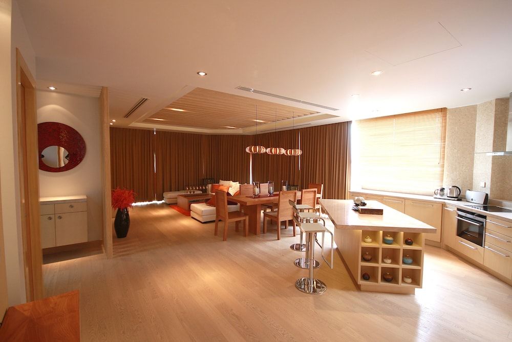 Beachfront Phuket Seaview Suites Grand Suite 5