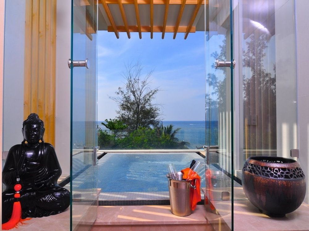 Beachfront Phuket Seaview Suites Grand Suite 15